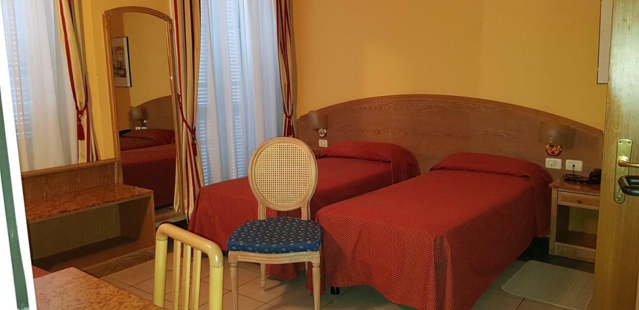 Hotel La Cupola Novara Luaran gambar